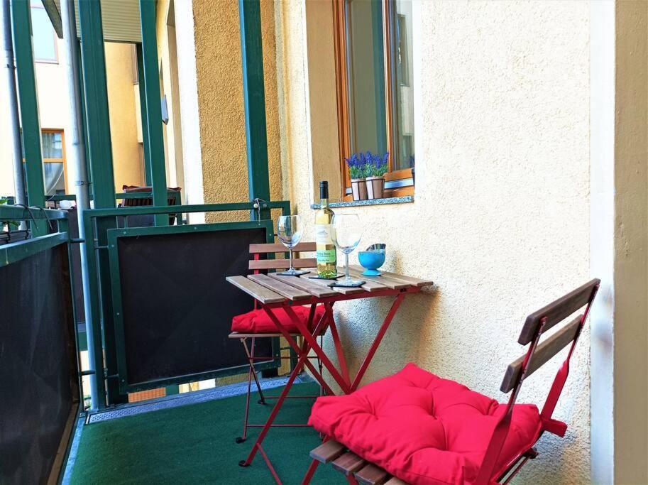 Modernes Apartment Mit Balkon Magdeburg Exterior photo